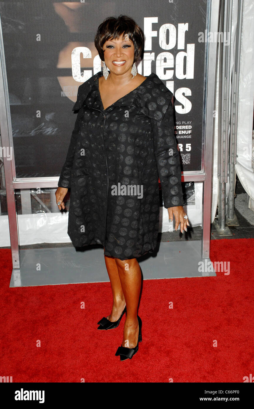 Patti LaBelle im Ankunftsbereich für für farbige Mädchen Premiere Screening, The Ziegfeld Theatre, New York, NY 25. Oktober 2010. Foto von: William D. Bird/Everett Collection Stockfoto