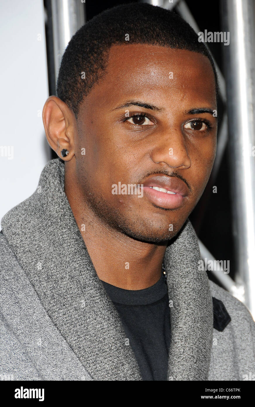 Fabolous im Ankunftsbereich für für farbige Mädchen Premiere Screening, The Ziegfeld Theatre, New York, NY 25. Oktober 2010. Foto von: Desiree Navarro/Everett Collection Stockfoto