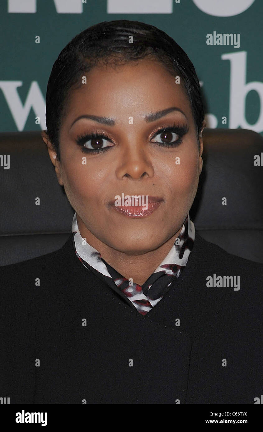 Janet Jackson bei Instore-Auftritt für Janet Jackson wahr SIE Signierstunde, Barnes &amp; Noble Buchhandlung, New York, NY 19. März 2011. Foto von: Kristin Callahan/Everett Collection Stockfoto