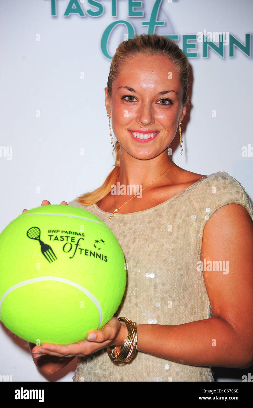 Sabine Lisicki bei einem öffentlichen Auftritt für 11. jährliche BNP PARIBAS Geschmack von Tennis, W HOTEL, New York, NY 26. August 2010. Foto Stockfoto