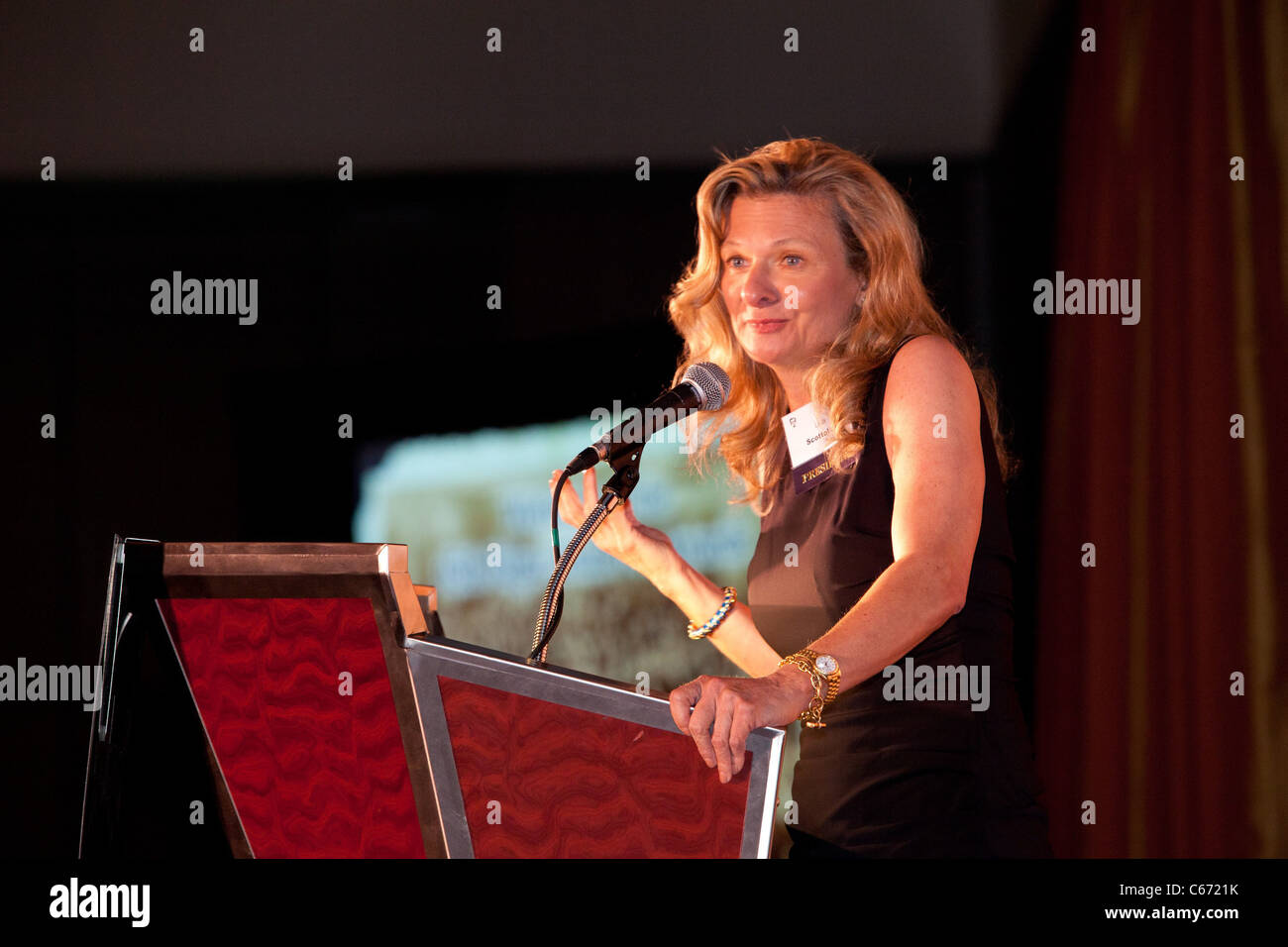 Eingehenden MWA 2011 Präsident LIsa Scottoline in Anwesenheit für die Edgars Bankett präsentiert von Mystery Writers of America, Grand Stockfoto