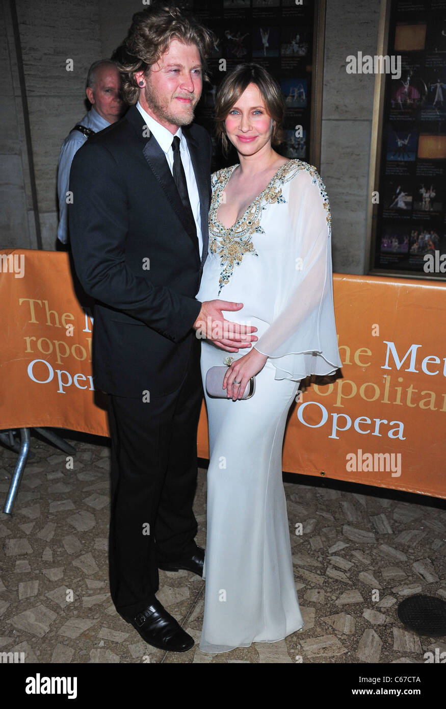 Sebastian Roche, Vera Farmiga im Ankunftsbereich für The Metropolitan Opera of New York Gala Saison Opening Night, Lincoln Center, New Stockfoto