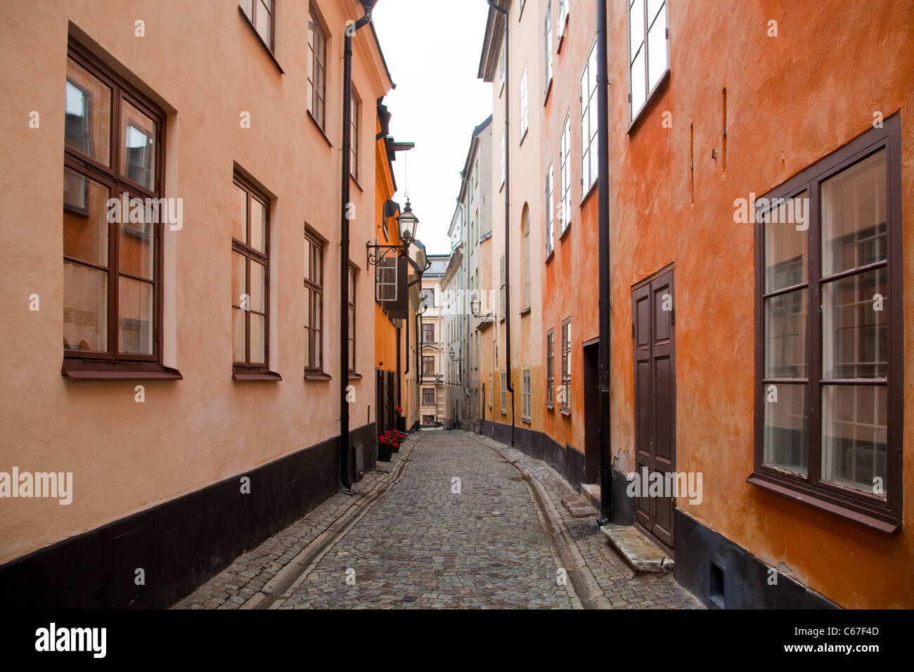 Gamla Stan - bunten Gebäuden einer alten Straße in der Altstadt von Stockholm, Schweden Stockfoto