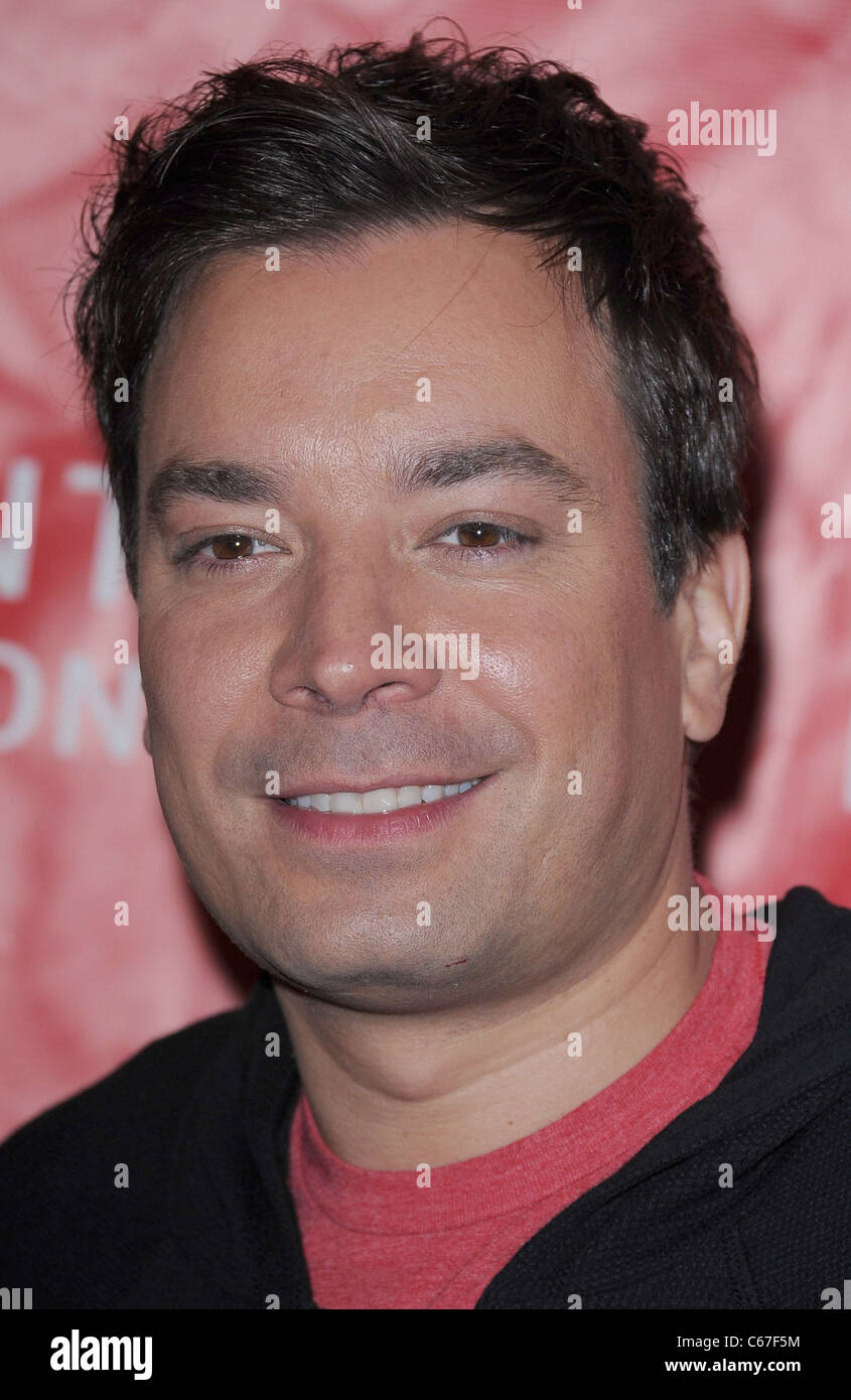 Jimmy Fallon bei einem öffentlichen Auftritt für 14. jährlichen EIF REVLON Run/Walk For Women, Times Square, New York, NY 30. April 2011. Foto von: Kristin Callahan/Everett Collection Stockfoto