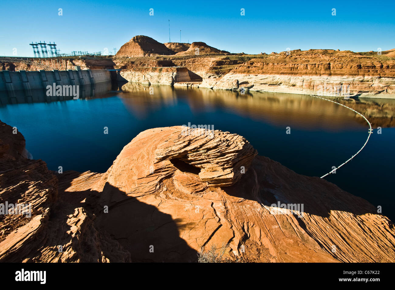 Glen Canyon Dam ist ein Damm auf dem Colorado River in Page, Arizona, USA, betrieben von der United States Bureau of Reclamation. Stockfoto