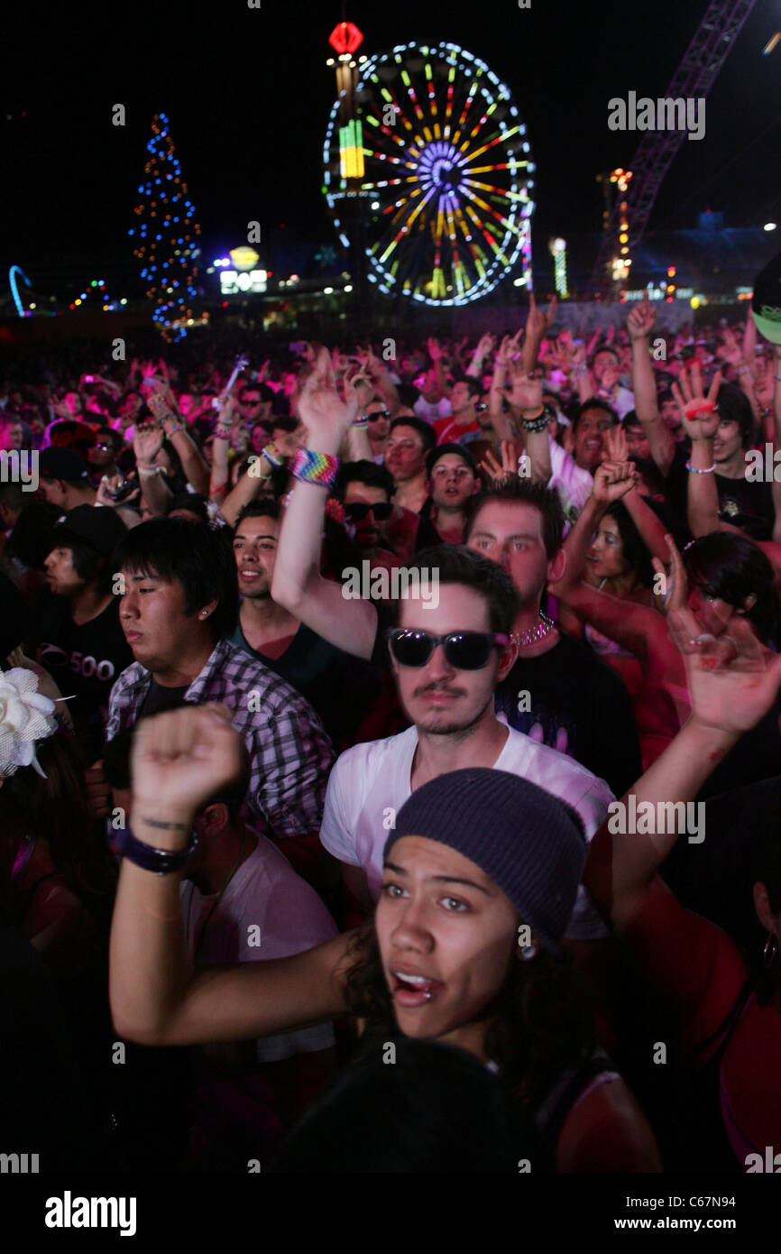 Robbie Rivera Konzert anwesenden Fans für 15. jährlichen Electric Daisy Carnival - SUN, Las Vegas Motor Speedway, Las Vegas, NV Stockfoto