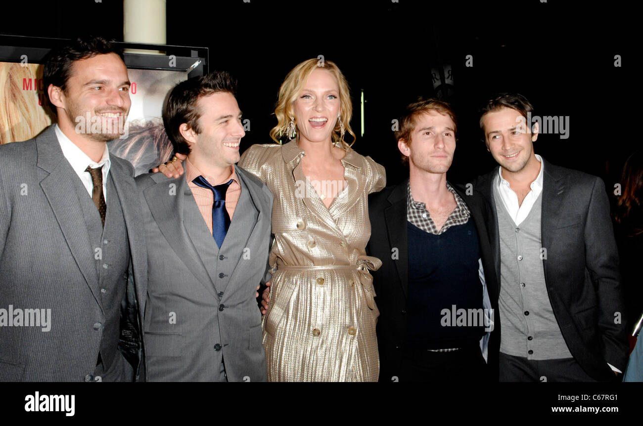 Jake Johnson, Reece Thompson, Uma Thurman, Max Winkler, Michael Angarano im Ankunftsbereich für Zeremonie Premiere, Arclight Hollywood, Stockfoto