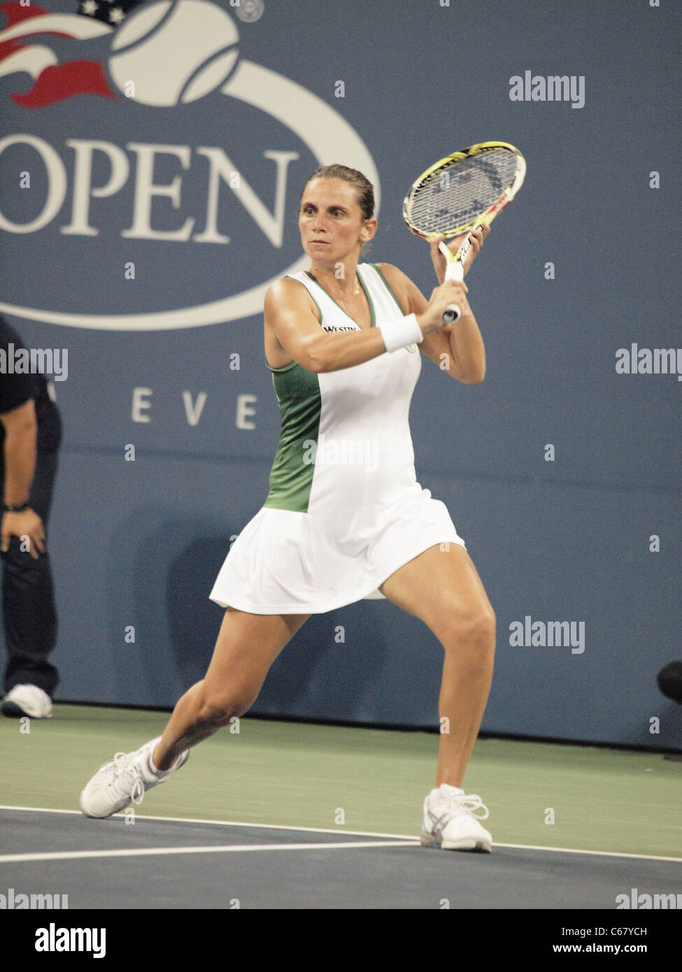 Roberta Vinci in Anwesenheit für 2010 US Open Opening Night Ceremony, USTA Billie Jean King National Tennis Center, Flushing, NY 30. August 2010. Foto von: Rob Rich/Everett Collection Stockfoto