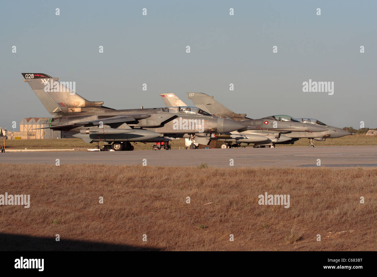 Vorübergehend unbrauchbar NATO-Flugzeuge in Malta während des Betriebs über Libyen, 29. Juli 2011. Stockfoto