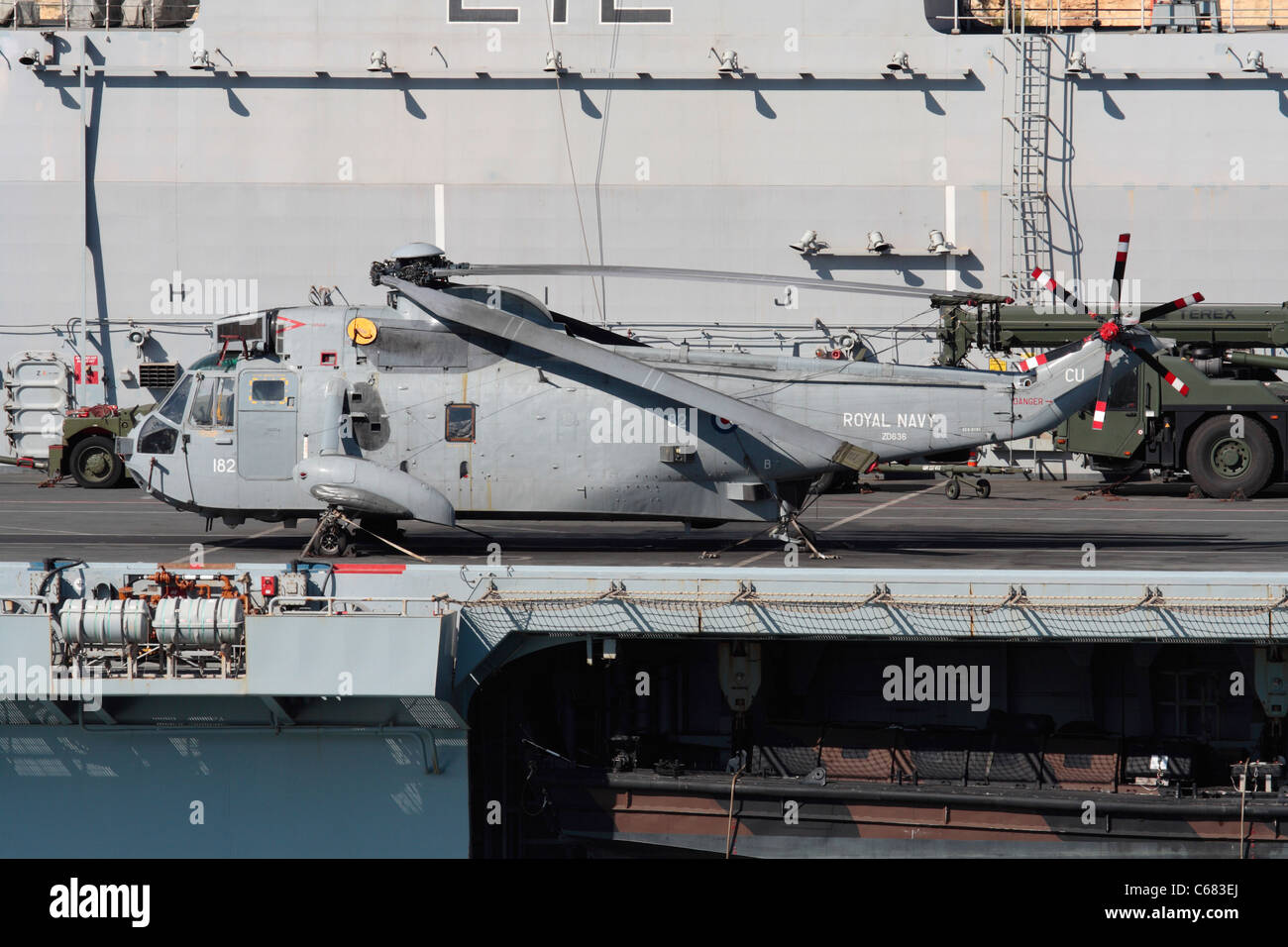 Royal Navy Westland Sea King ASaC7 an Bord der Angriff Schiff HMS Ocean während der Libyen-Konflikt, 13. August 2011 Stockfoto