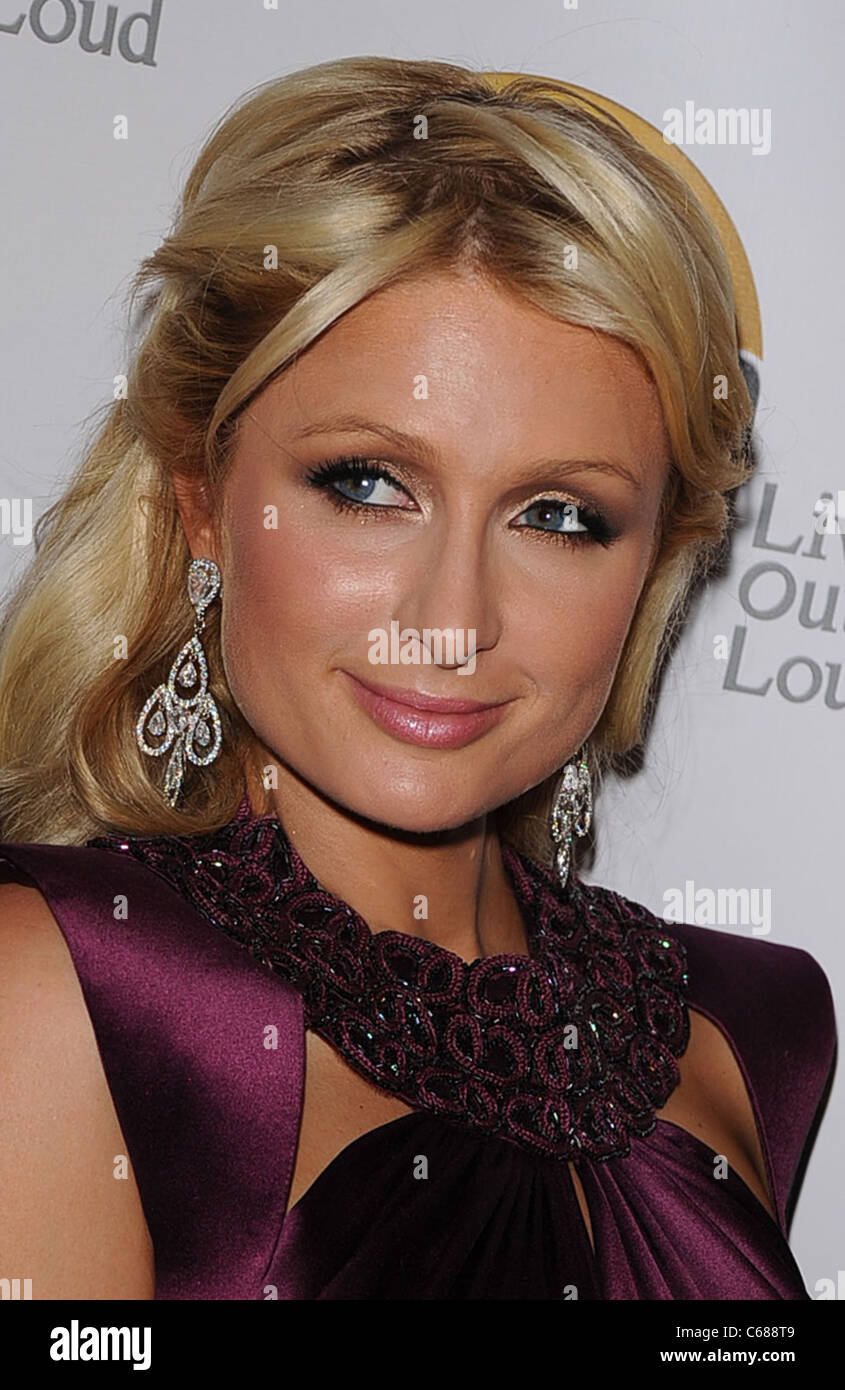 Paris Hilton bei einem öffentlichen Auftritt für Sauerstoff Netzwerk Upfront Präsentation, Gotham Hall, New York, NY 4. April 2011. Foto von: Stockfoto Paris Hilton bei einem öffentlichen Auftritt für Sauerstoff Netzwerk Upfront Präsentation, Gotham Hall, New York, NY 4. April 2011. Foto von: Stockfoto
