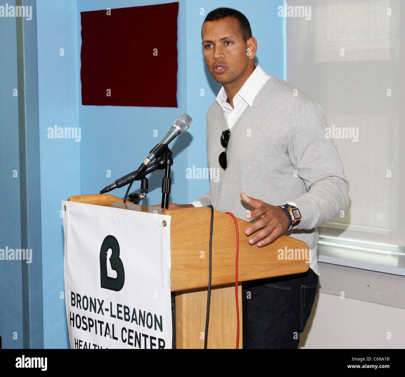 Alex Rodriguez bei einem öffentlichen Auftritt für The Alex Rodriguez pädiatrische ambulanten Zentrum Engagement im Bronx-Libanon Hospital Center, Bronx-Libanon Hospital, Bronx, NY 30. Juni 2010. Foto von: Rob Kim/Everett Collection Stockfoto