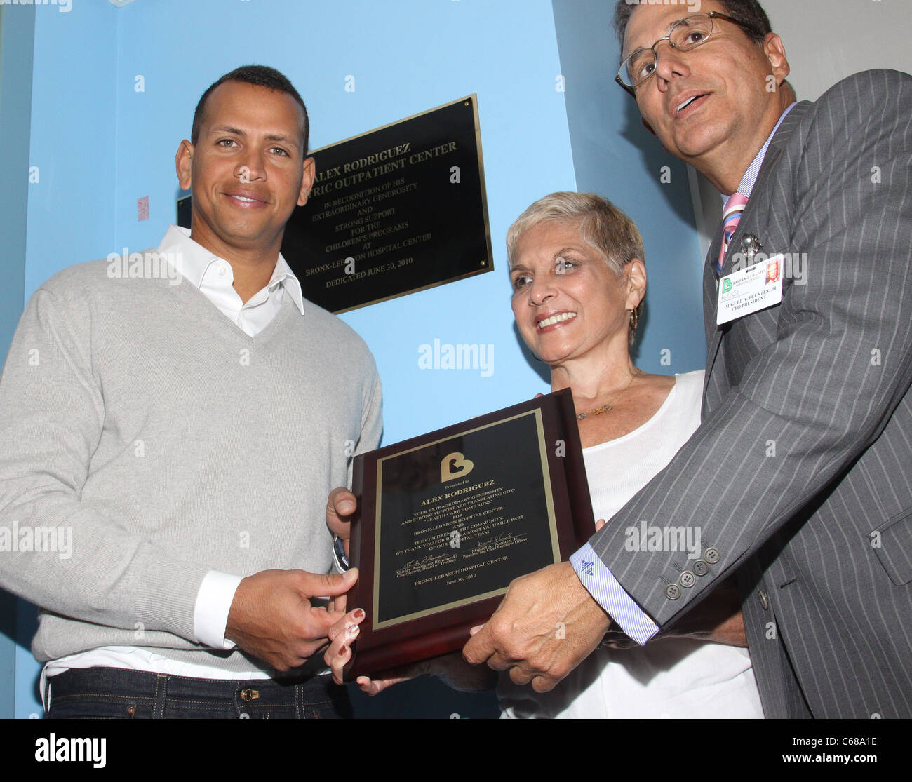 Alex Rodriguez bei einem öffentlichen Auftritt für The Alex Rodriguez pädiatrische ambulanten Zentrum Engagement im Bronx-Libanon Hospital Center, Bronx-Libanon Hospital, Bronx, NY 30. Juni 2010. Foto von: Rob Kim/Everett Collection Stockfoto