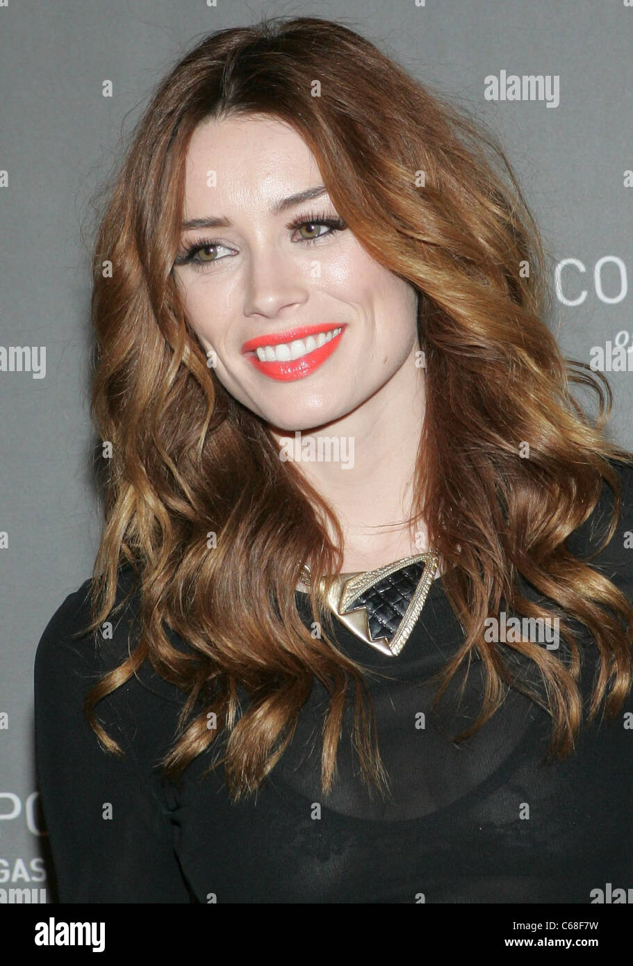 Arielle Vandenberg in Anwesenheit für NYE Grand Opening Dinner und JAY-Z und Coldplay Konzert Ankünfte, The Cosmopolitan of Las Vegas, Las Vegas, NV 31. Dezember 2010. Foto von: James Atoa/Everett Collection Stockfoto