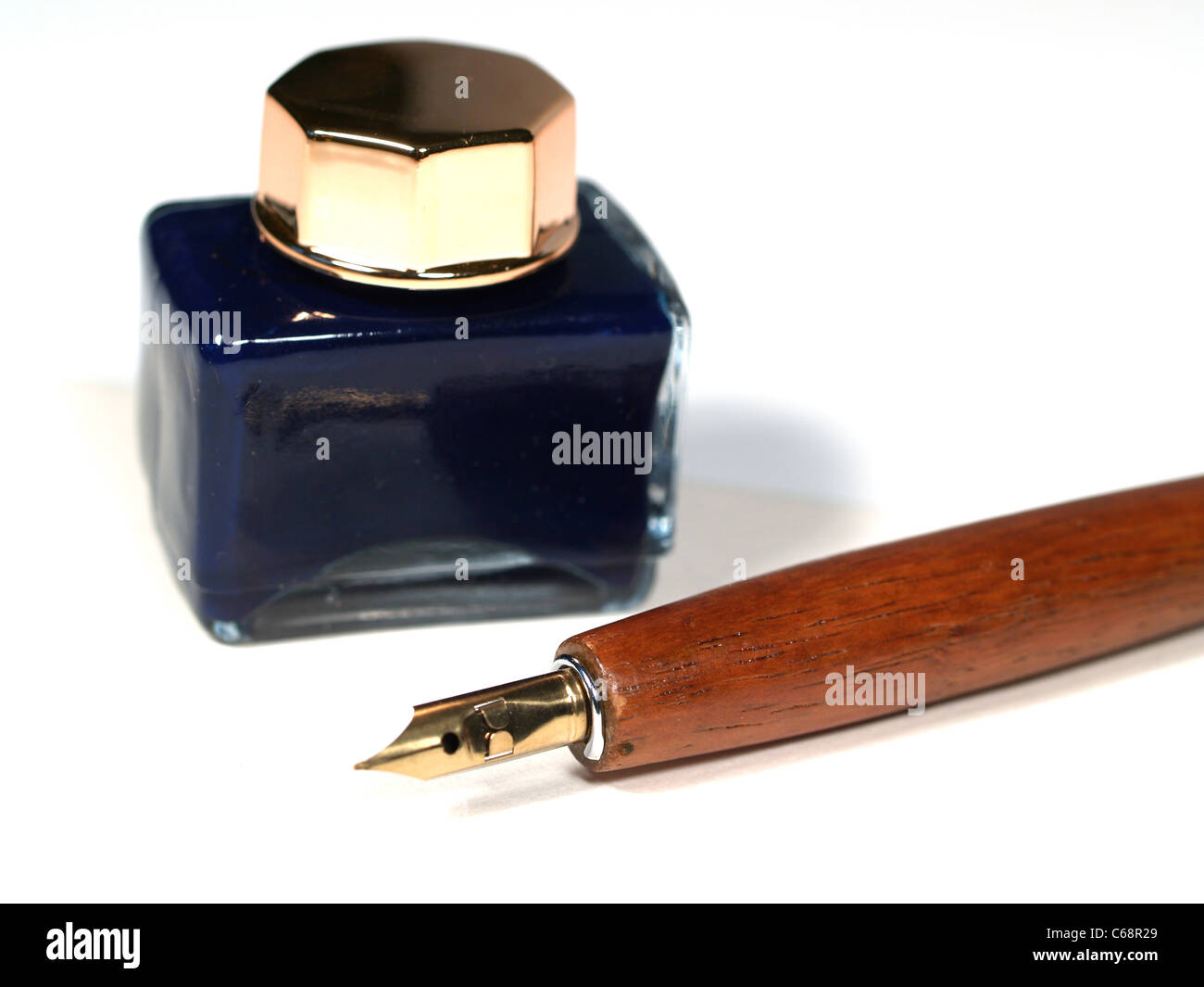 Detail-Foto eines alten Tintenfass und einen Stift Stockfoto