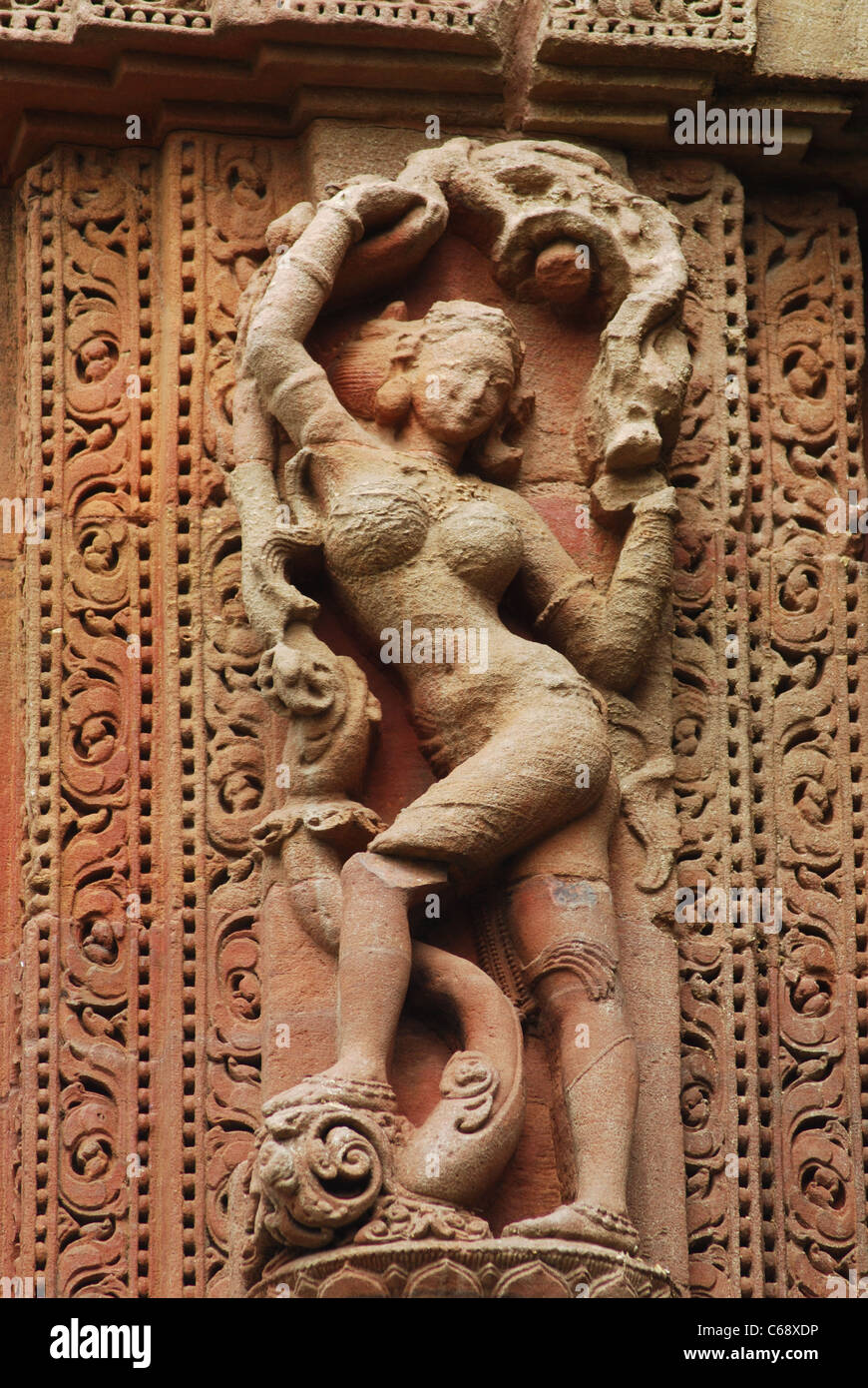 Nahaufnahme einer Skulptur auf Raja Rani Tempel. Es ist ein kleiner aufwendig geschnitzten Tempel, bis ins 11. Jahrhundert datiert. Der Name Raja Ra Stockfoto