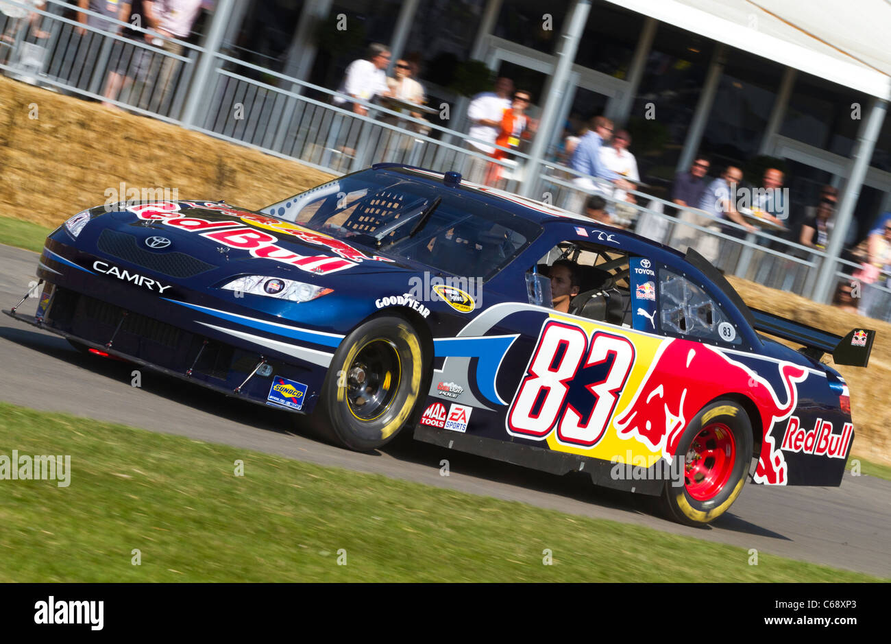 2007 Red Bull Racing Toyota Camry NASCAR auf der 2011 Goodwood Festival of Speed, Sussex, England, UK. Stockfoto
