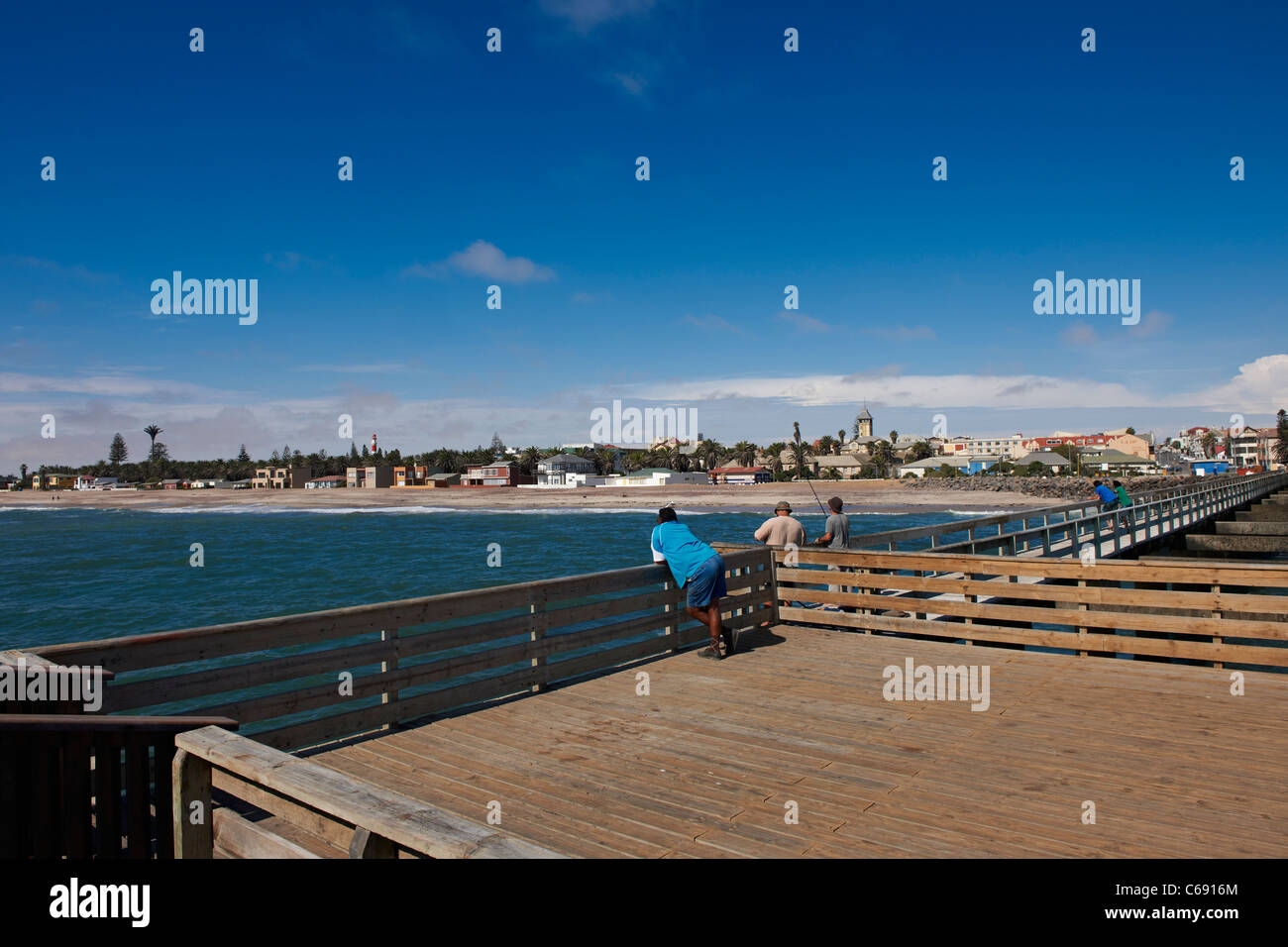 Steg am Strand von Swakopmund, Namibia, Afrika Stockfoto