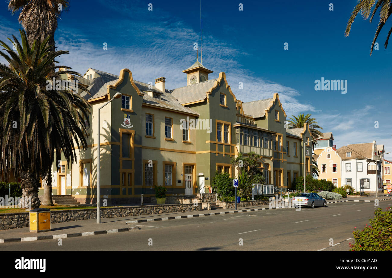 historische deutsche Kolonialgebäude, alte Post jetzt Gemeindeamt, Swakopmund, Namibia, Afrika Stockfoto