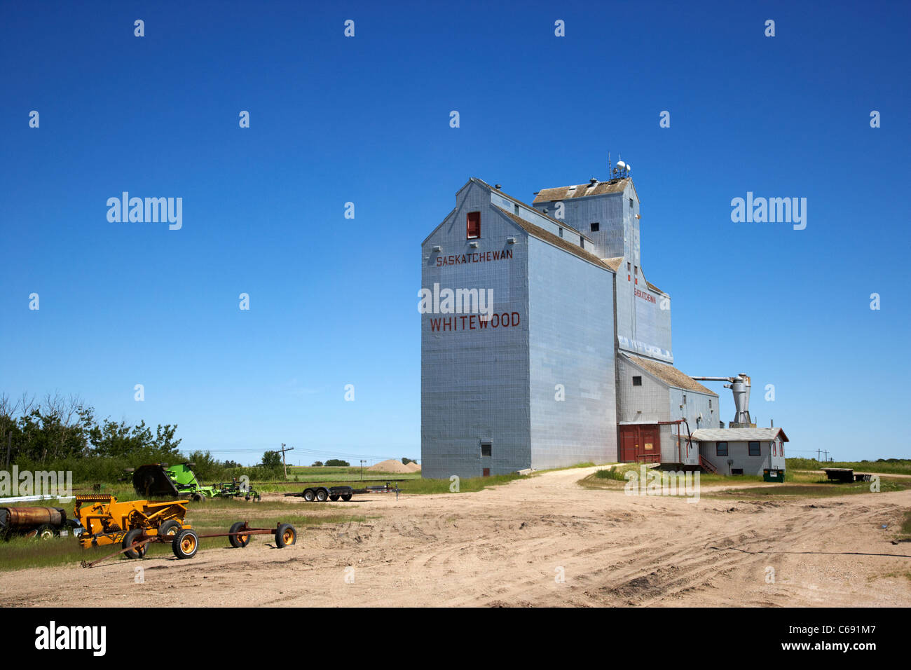 alten Stil historische hölzerne Getreidespeicher in Fichtenholz Saskatchewan Kanada Stockfoto