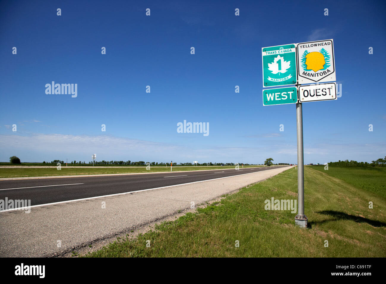 Wegweiser für Trans-Canada-Highway 1 und Yellowhead Route in Manitoba Kanada Stockfoto