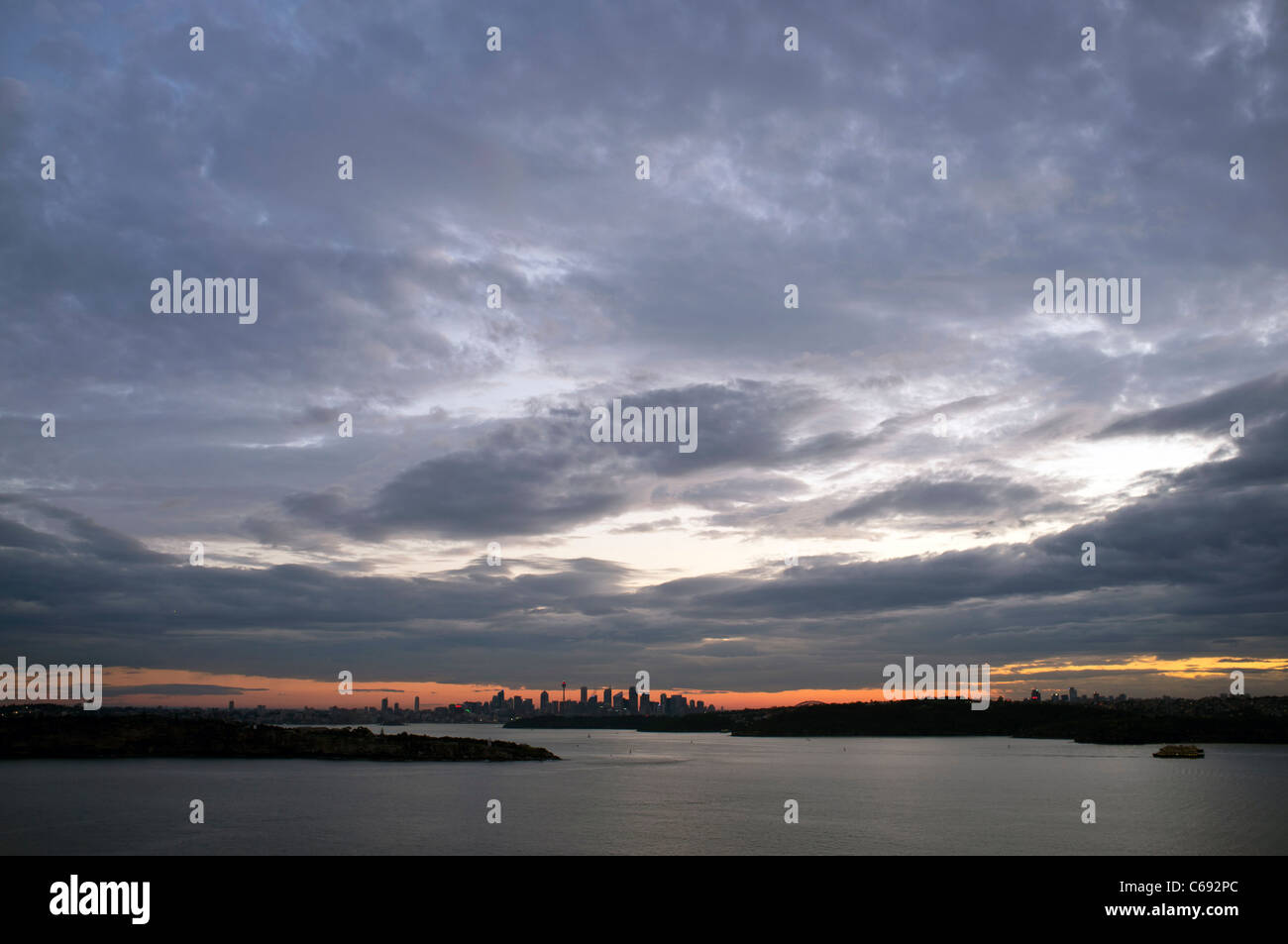 Abend-Blick vom North Head mit Sydney in der Ferne, Australien Stockfoto