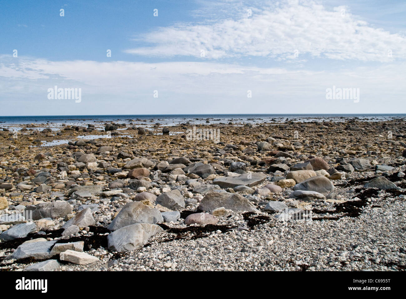 Die exponierten Küsten an der Westküste der Hudson Bay bei Ebbe, Arktischer Ozean, in der Nähe der Stadt Churchill, Manitoba, Kanada. Stockfoto