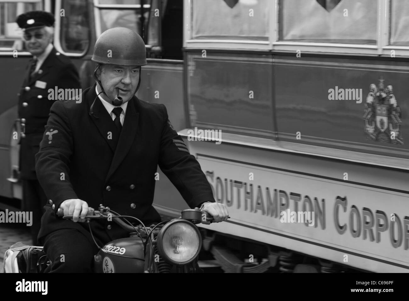 1940 s Re-enactment Wochenende an der Nationalen Tramway Museum in Crich, Derbyshire, England Stockfoto