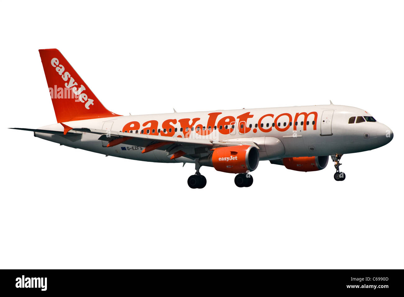 Passagier-Verkehrsflugzeug easyJet.com ausgeschnitten. Blick von der Seite. Nahaufnahme (Makro) Stockfoto