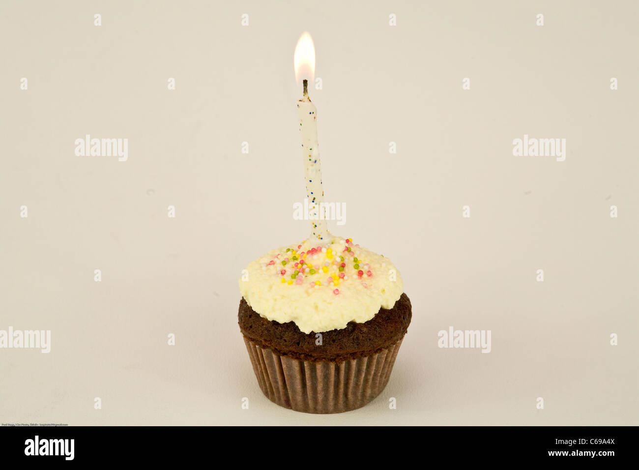 Kuchen Kerze Stockfotos &amp; Kuchen Kerze Bilder - Alamy