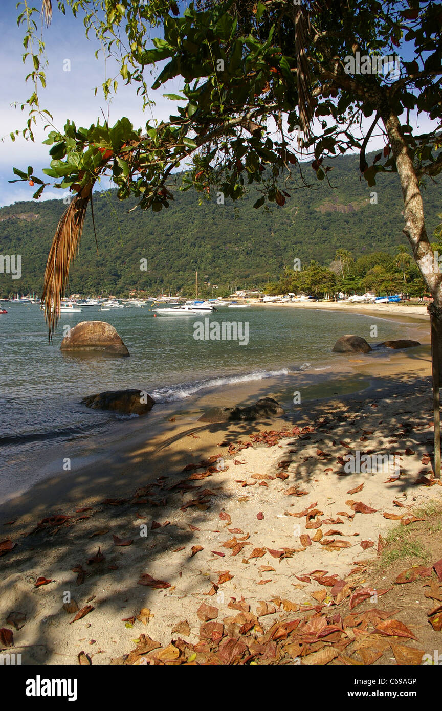 Ansicht von Vila Abrao von Ilha Grande, Brasilien Stockfoto