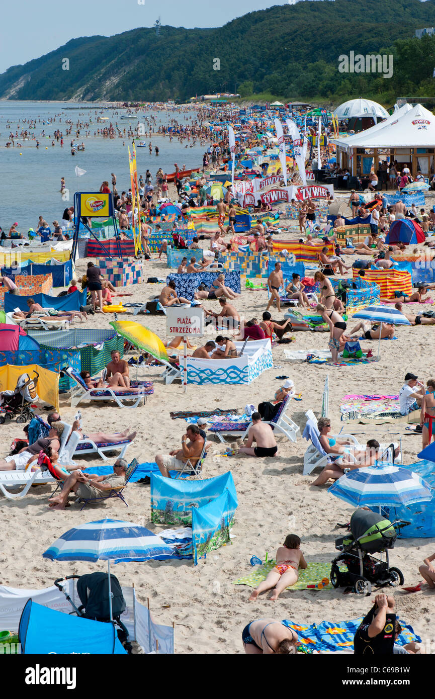 Belebten Sandstrand, Miedzyzdroje, Polen Stockfoto