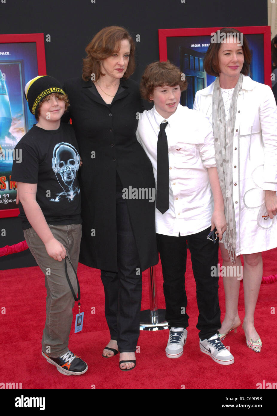 Miles Burke, Joan Cusack, Dylan Burke, Ann Cusack im Ankunftsbereich ...