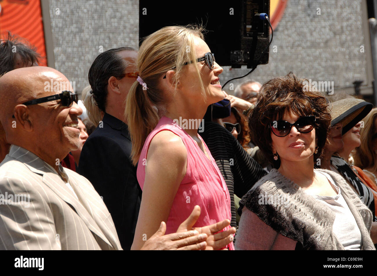 Berry Gordy, Sharon Stone, Carol Bayer Sager bei der Induktion Zeremonie für Stern auf dem Hollywood Walk of Fame Ceremony für Jane Stockfoto