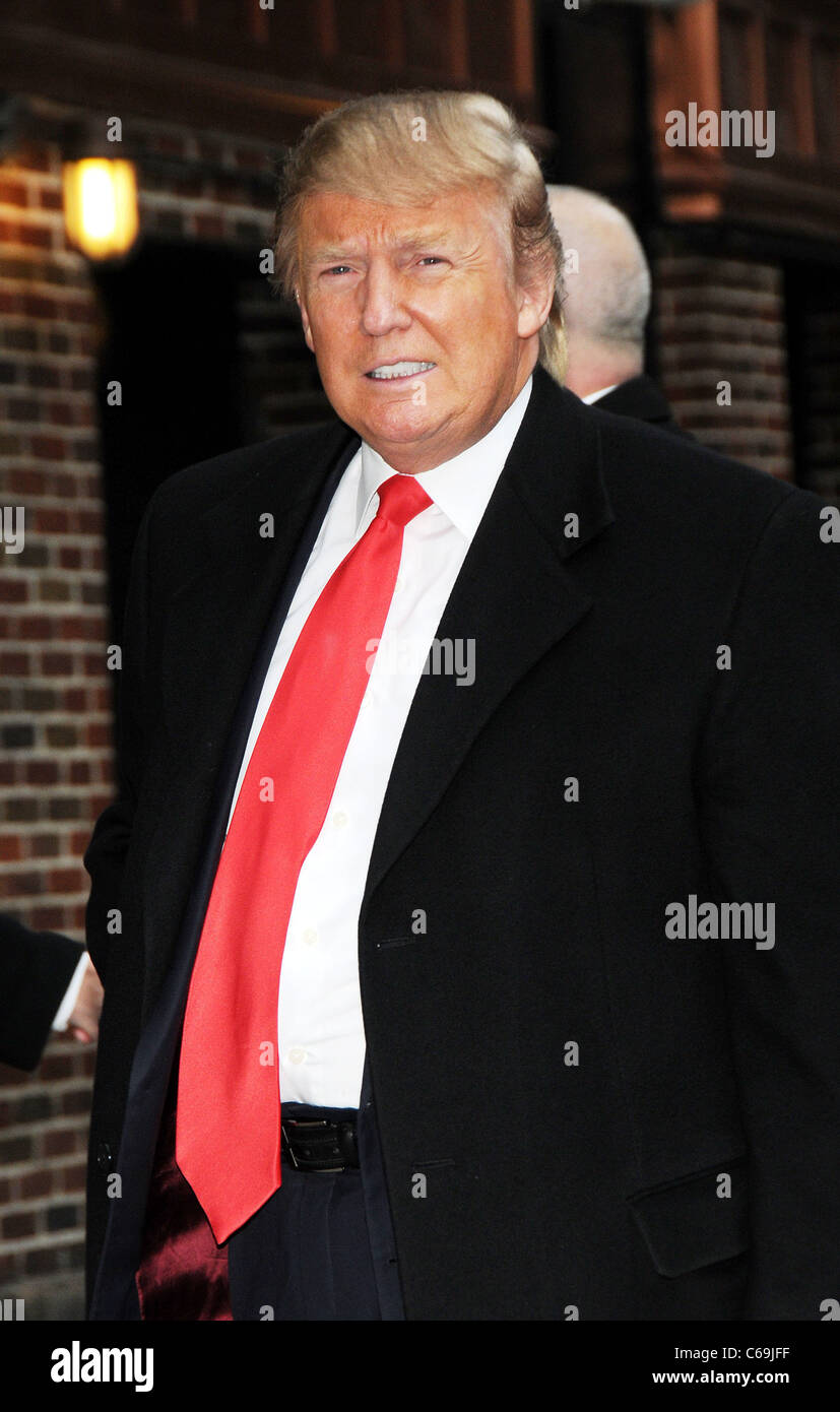 Donald Trump bei Talkshow-auftritt für das späte erscheinen mit David Letterman - Mi, Ed Sullivan Theater, New York, NY 2. März 2011. Foto von: Desiree Navarro/Everett Collection Stockfoto