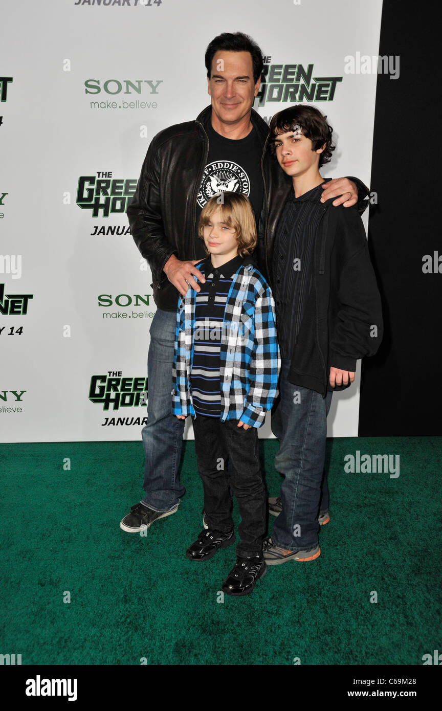 Patrick Warburton im Ankunftsbereich für THE GREEN HORNET Premiere, Graumans Chinese Theatre, Los Angeles, CA 10. Januar 2011. Foto Stockfoto