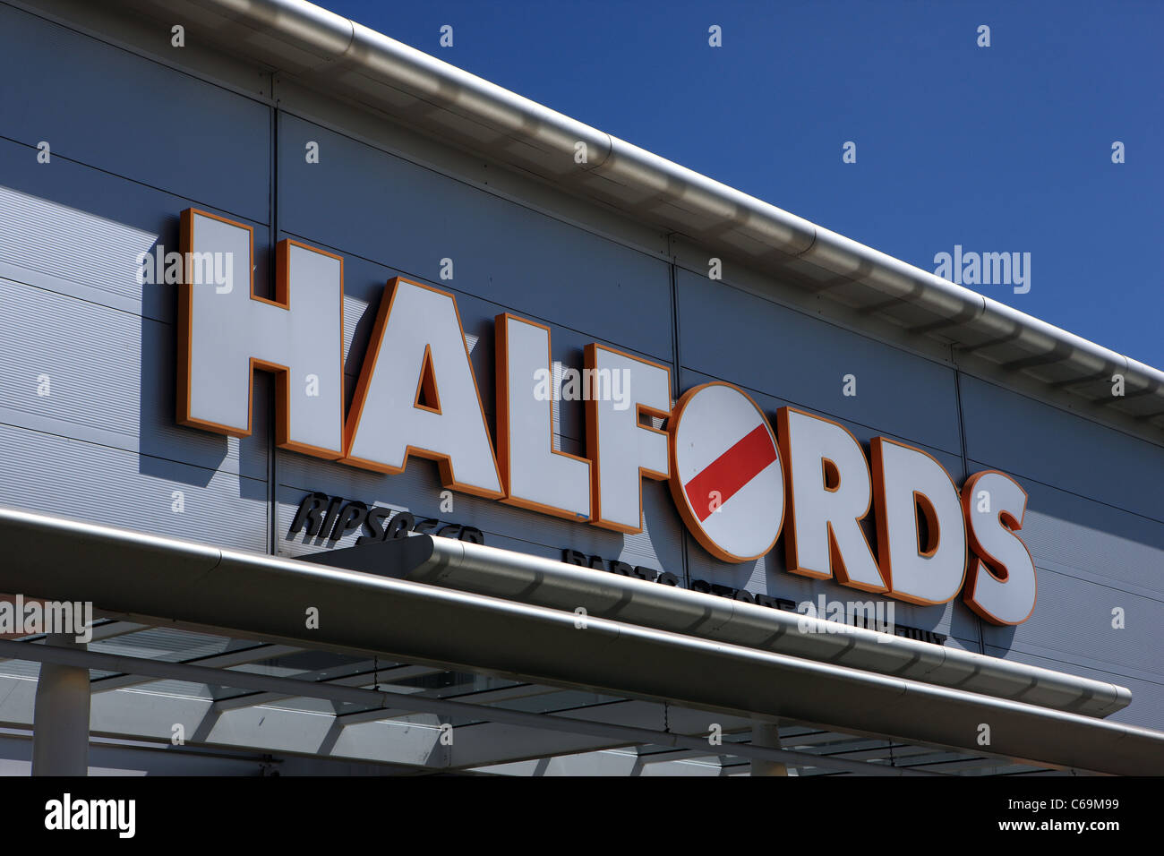 Halfords Speicher in Braehead Glasgow Stockfoto