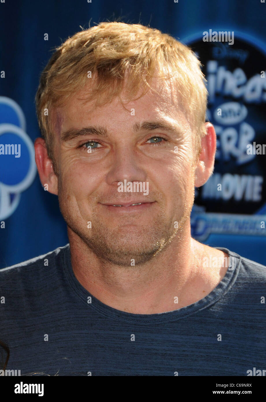 Rick Schroder im Ankunftsbereich für PHINEAS und FERB: in THE 2nd DIMENSION Premiere, El Capitan Theatre, Los Angeles, CA 3. August 2011. Foto von: Dee Cercone/Everett Collection Stockfoto