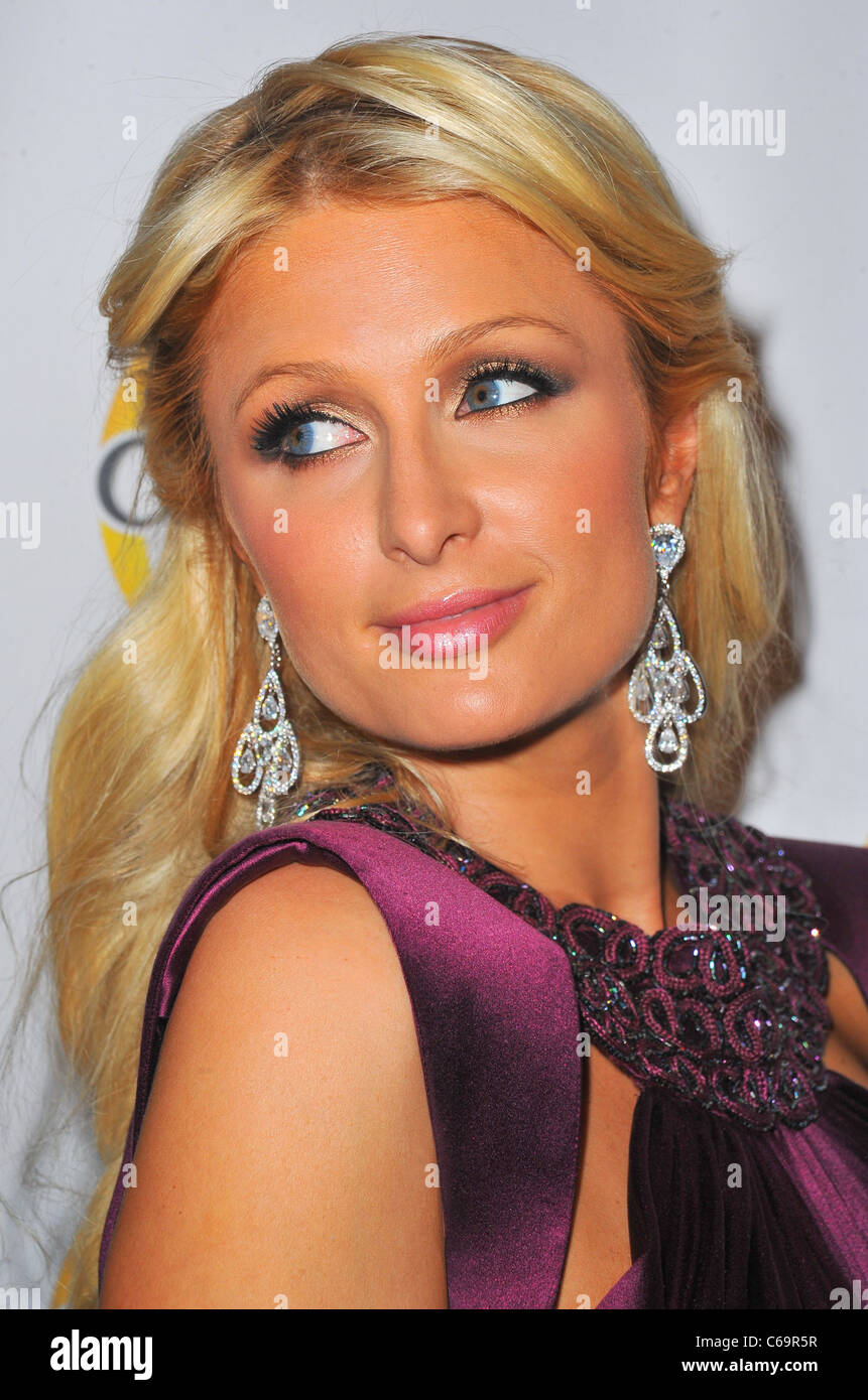 Paris Hilton bei einem öffentlichen Auftritt für Sauerstoff Netzwerk Upfront Präsentation, Gotham Hall, New York, NY 4. April 2011. Foto von: Stockfoto Paris Hilton bei einem öffentlichen Auftritt für Sauerstoff Netzwerk Upfront Präsentation, Gotham Hall, New York, NY 4. April 2011. Foto von: Stockfoto
