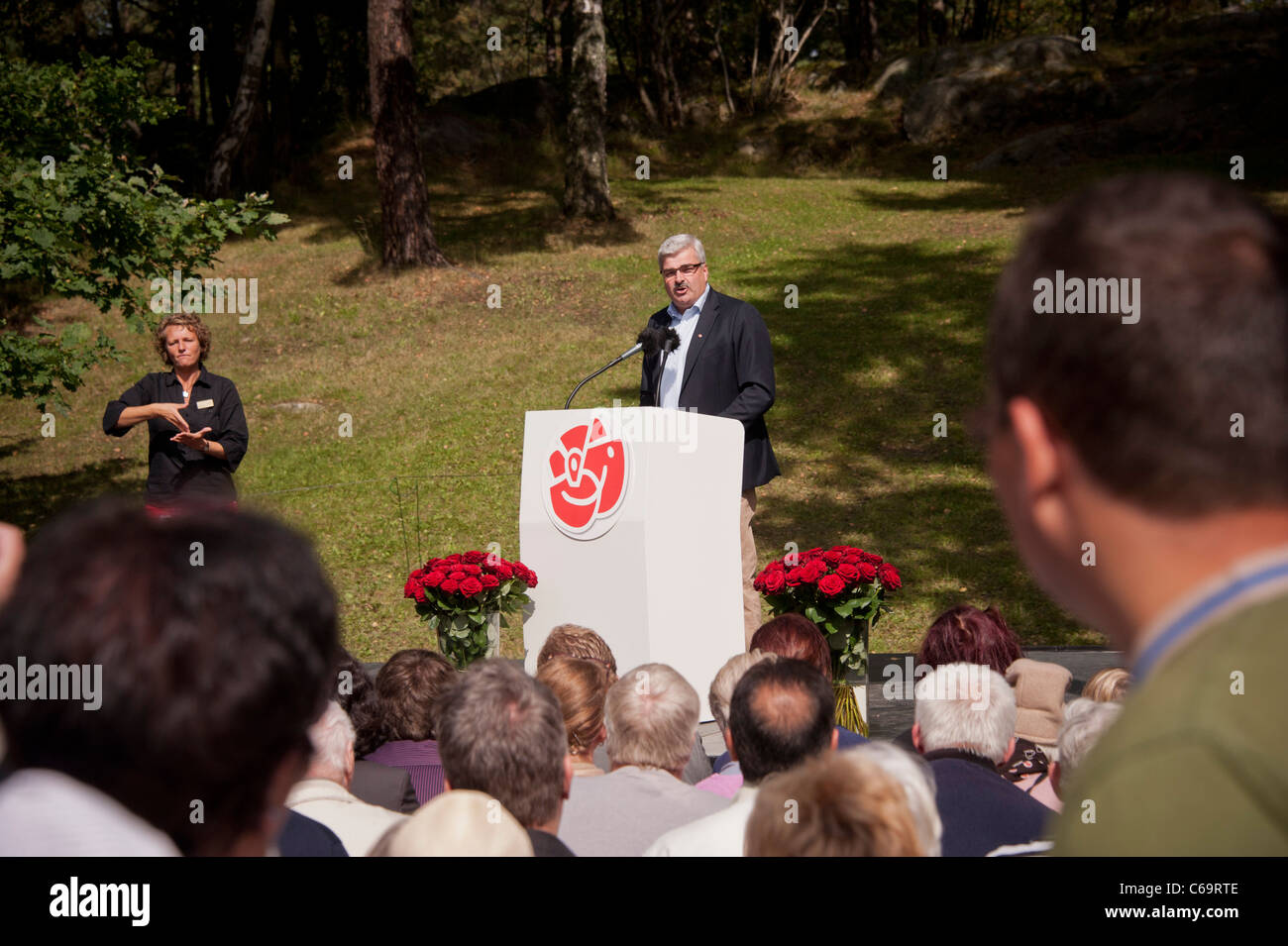 Håkan Juholt, Chef der schwedischen Sozialdemokraten Partei hält seine Sommer-Rede im Stockholmer Vorort von Västertorp Stockfoto