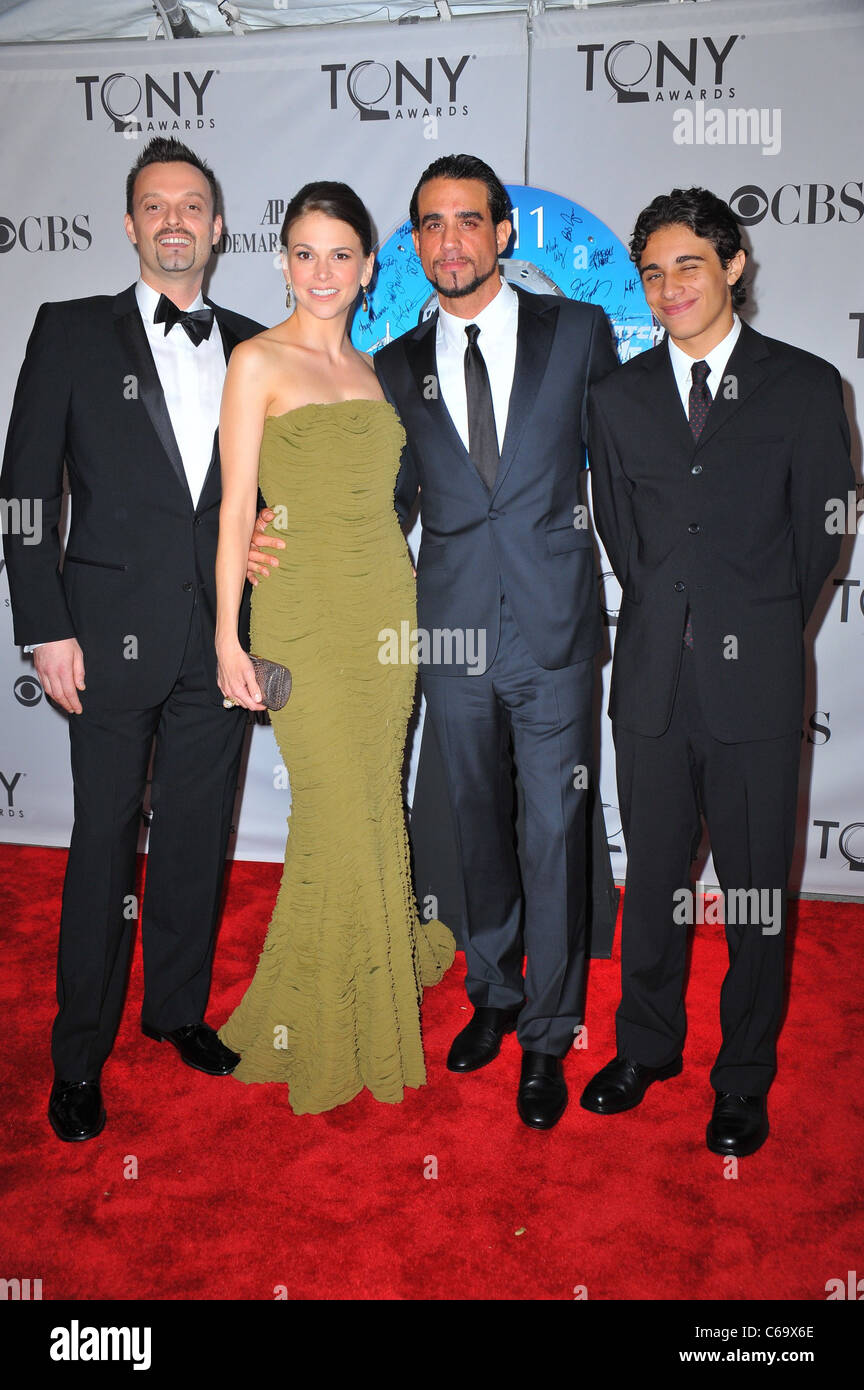 Sutton Foster, Bobby Cannavale, Jake Cannavale im Ankunftsbereich für