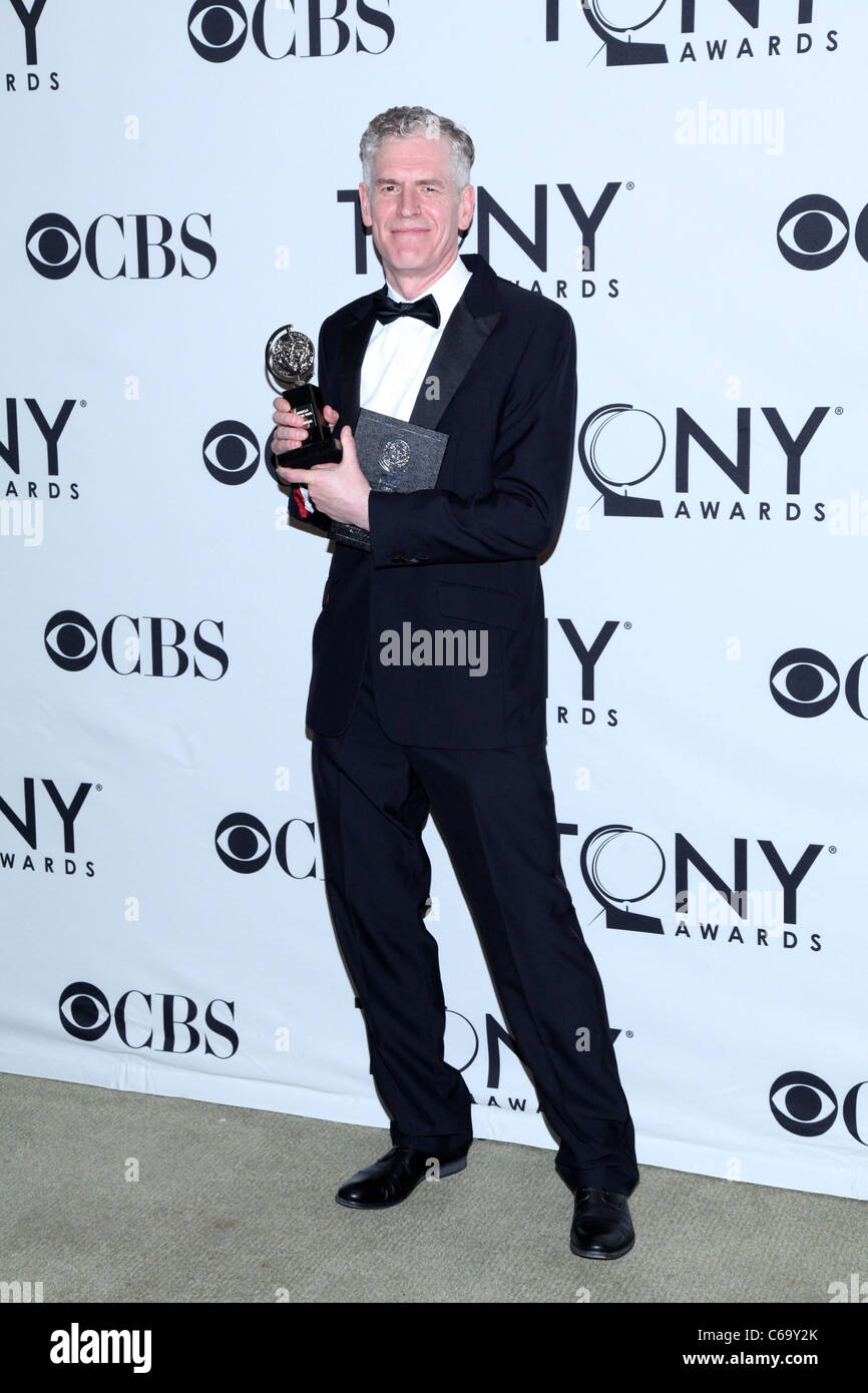 Christopher Shutt im Presseraum für American Theatre Wing 65. Annual Antoinette Perry Tony Awards - PRESS ROOM Beacon Theatre, New York, NY 12. Juni 2011. Foto von: Andres Otero/Everett Collection Stockfoto