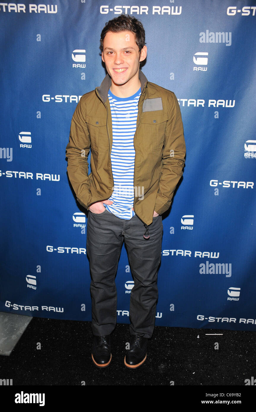 James Newman in Anwesenheit für G-Star RAW Herbst/Winter 2011 Kollektion Fashion Show, Lincoln Center, New York, NY 12. Februar 2011. Foto von: Gregorio T. Binuya/Everett Collection Stockfoto