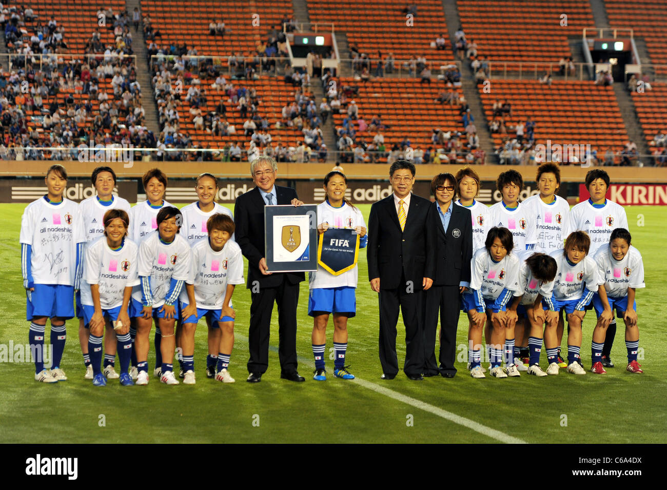 Junji Ogura Präsident der Japan Football Association (JPN), Japan Team Frauengruppe (JPN) Stockfoto