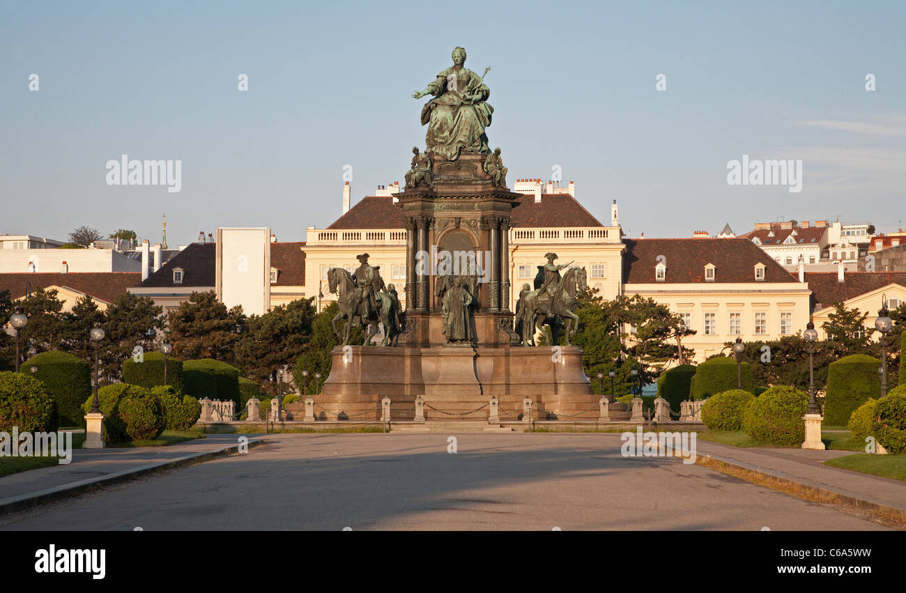 Wien - Königin Maria Theresia Wahrzeichen und Platz im Morgenlicht Stockfoto