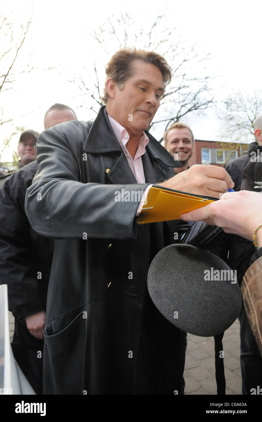 David Hasselhoff Ankunft in TV-Studios in Hamburg zu Gast bei deutschen zeigen "Markus Lanz". Hamburg, Deutschland - 21.04.2010 Stockfoto