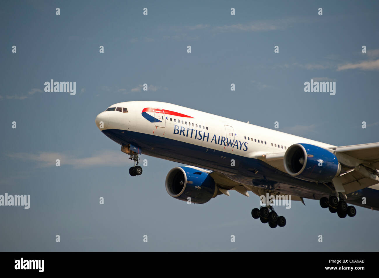 British Airways Airbus A319-131 Verkehrsflugzeug Bestimmungsort Heathrow nähert. SCO 7563 Stockfoto