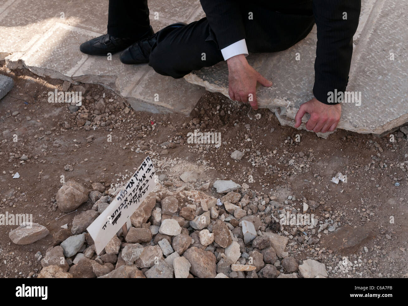 Die Begräbnisse der Rabbiner Elazar Abuchatzeira auf dem Ölberg. Jerusalem. Israel Stockfoto