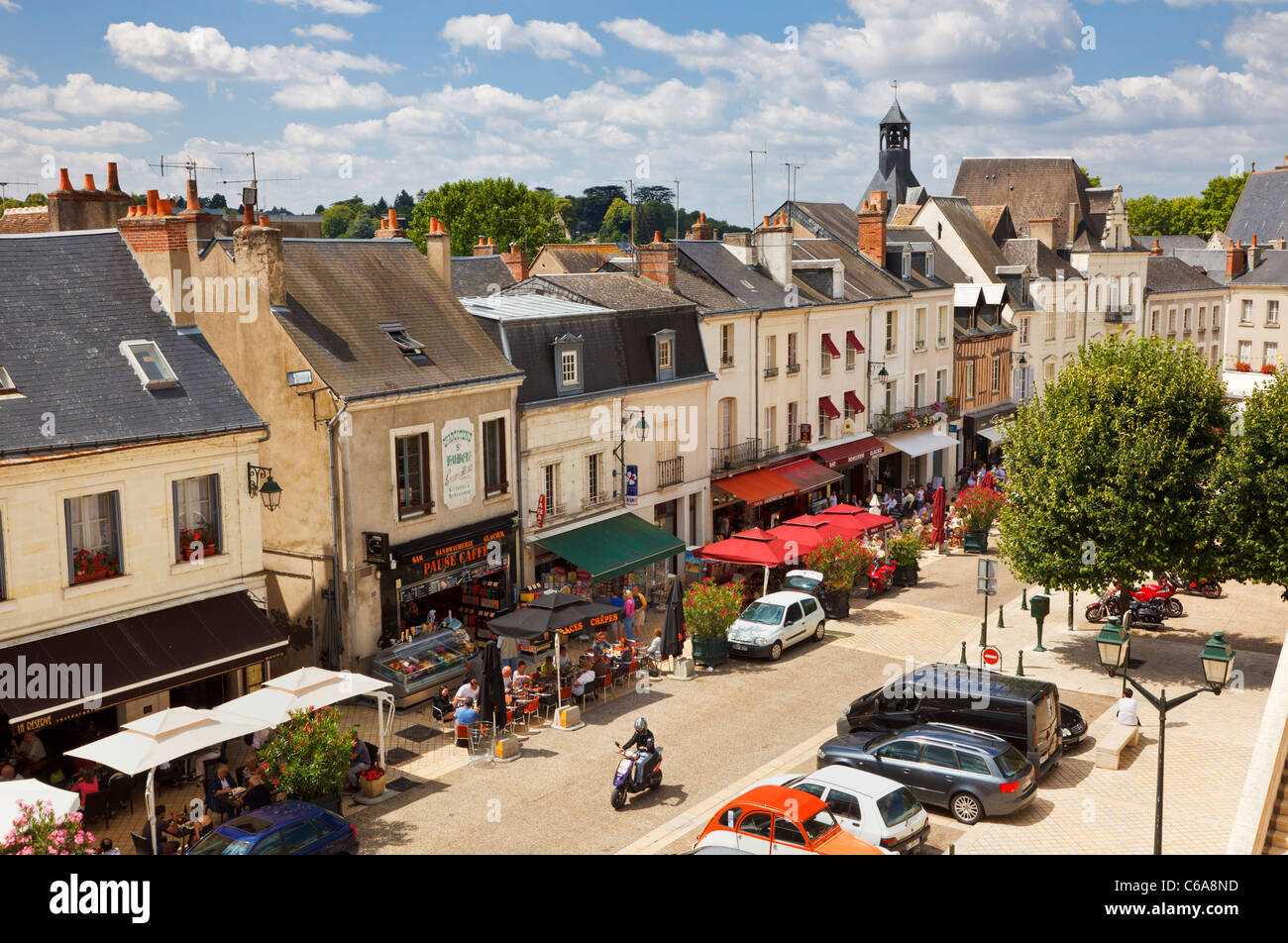 Stadt von Amboise, Frankreich - Indre et Loire, Loire-Tal - High Street Szene im Sommer Stockfoto