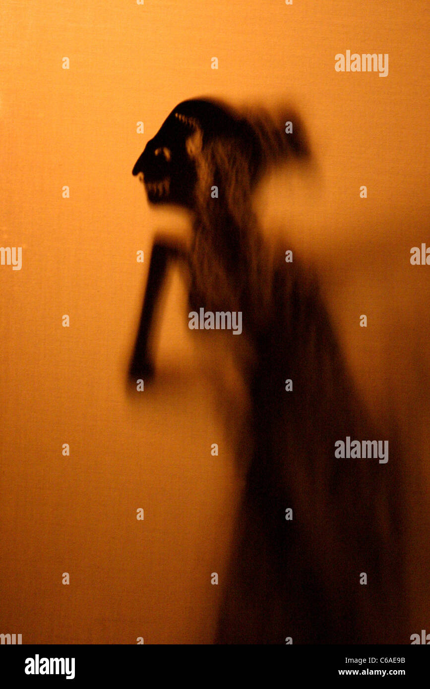 Schatten Puppenspiel in Taman Wedhi Budaya Kunstzentrum. Denpasar, Bali, Bali, Indonesien, Süd-Ost-Asien, Asien Stockfoto